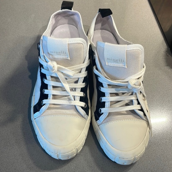 Baskets Minelli - Picture 1 of 4